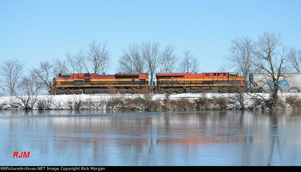 Westbound KCS Grain at Blackburn Pond